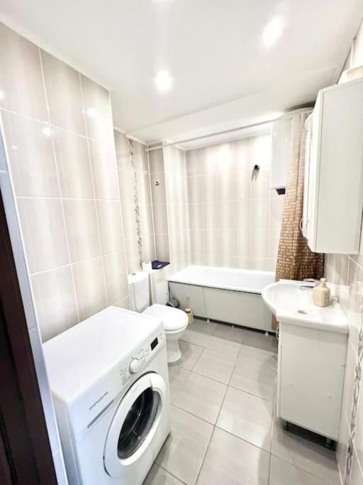 Beauty Studio In Center Apartment คีชีเนา ภายนอก รูปภาพ