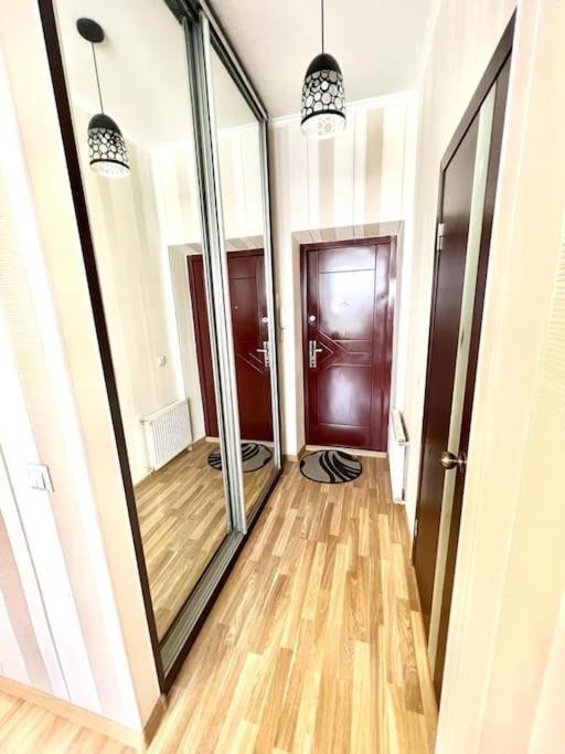 Beauty Studio In Center Apartment คีชีเนา ภายนอก รูปภาพ